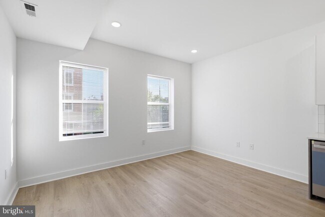 Building Photo - 630 W Cumberland St