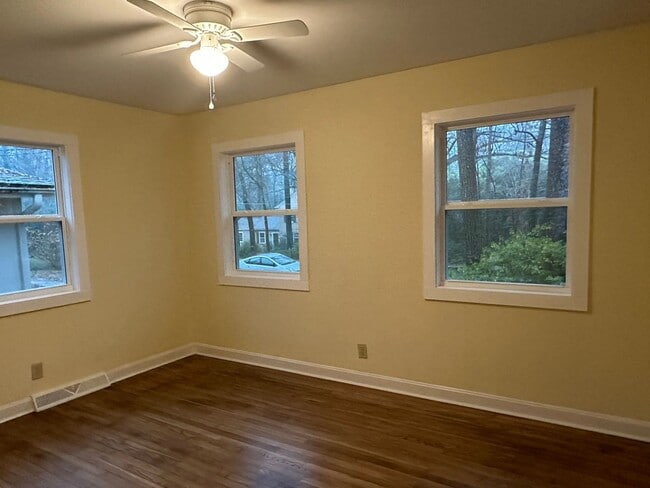 Building Photo - 3BR, 1BA Ranch Style Home in Durham