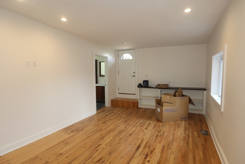 Building Photo - 1727 N Clybourn Ave