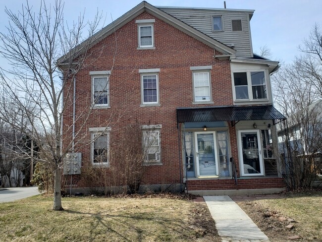 Building Photo - 8 Sewall St