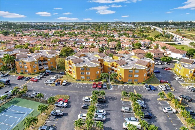 Building Photo - 9715 Fontainebleau Blvd