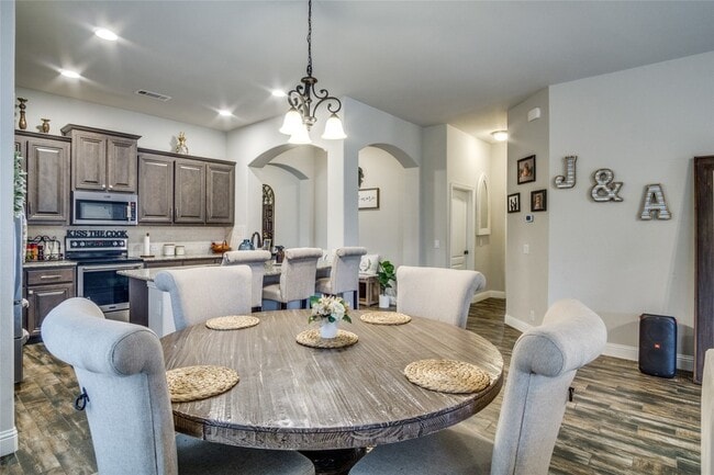 Building Photo - 11724 Tuscarora Dr