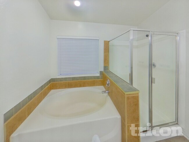 Building Photo - 8529 W Hughes Dr