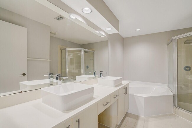 Building Photo - 401 SW 158th Terrace