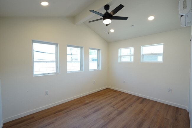 Building Photo - 4805 Charlotte Way