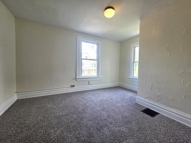 Building Photo - 742 Excelsior Ave