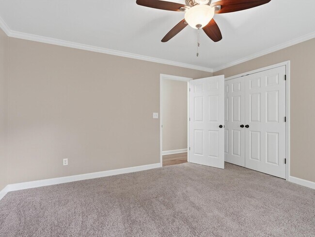 Building Photo - 2819 Willowick Tr SE