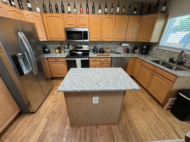 Building Photo - Wonderful Highlands Ranch Location!