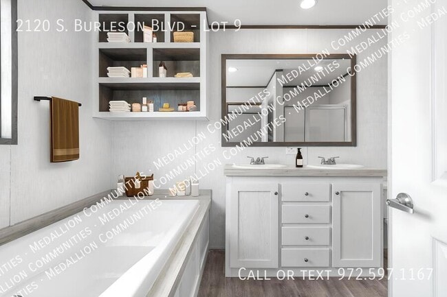 Building Photo - 2120 S Burleson Blvd