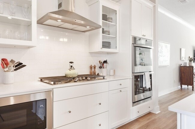 Building Photo - 1515 Martel St