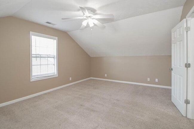 Building Photo - 1449 Mutual Dr