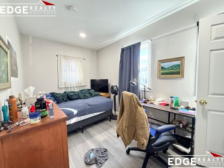 Building Photo - 62 Quint Ave