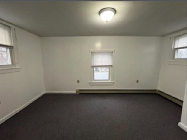 Building Photo - 600 Main St