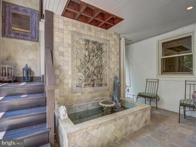 Building Photo - 3808 Cathedral Ave NW