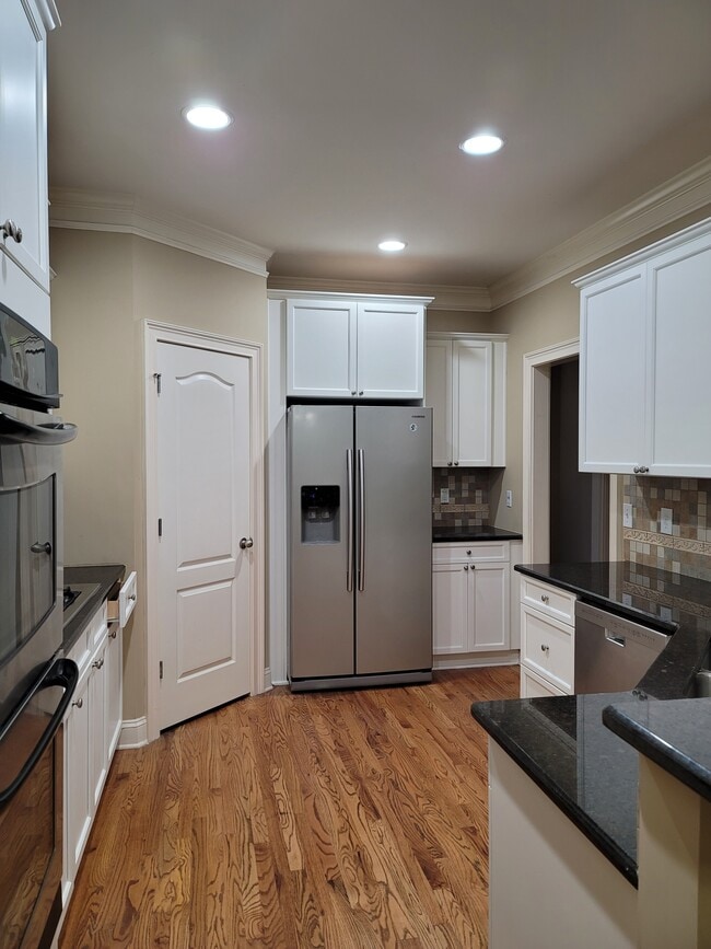 Building Photo - 340 Ridgemill View