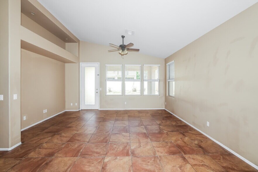 Building Photo - 7010 W Irma Ln