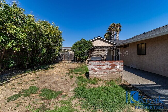 Building Photo - 1366 Matthew Dr