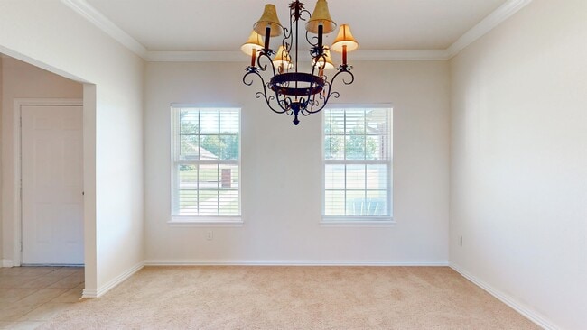 Building Photo - 691 N Meadowlands Dr