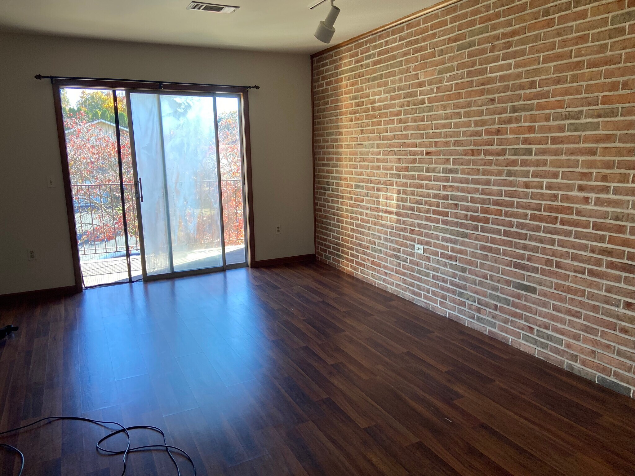 Building Photo - 4063 Vaughn St