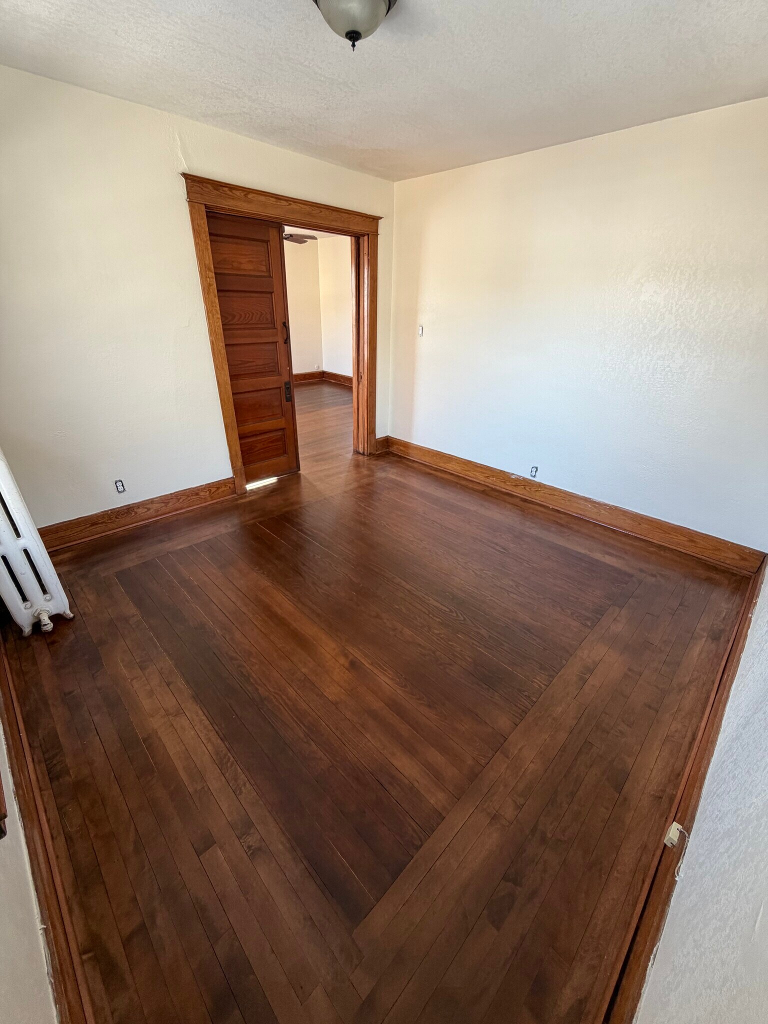 Building Photo - 1910 Lasalle St