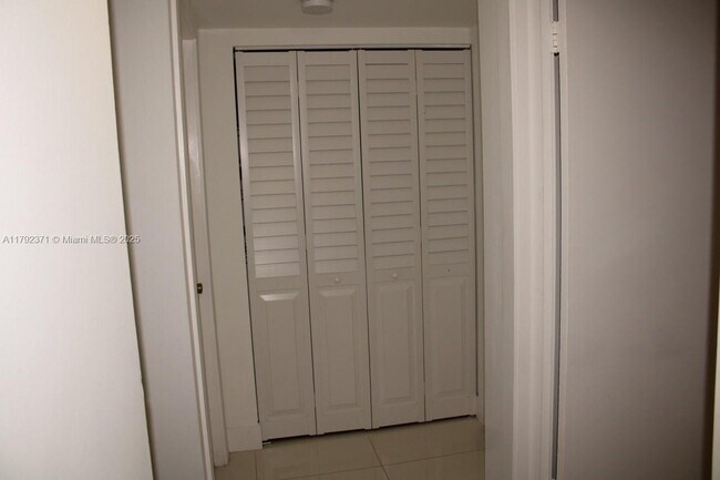 Building Photo - 1221 SW 122nd Ave