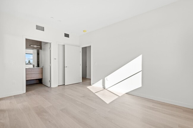 Building Photo - Brand-New Luxury Townhomes in Arcadia’s Top School District