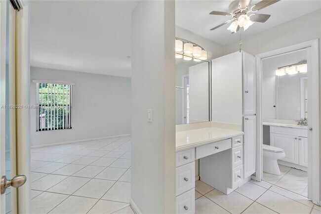 Building Photo - 23257 Boca Club Colony Cir