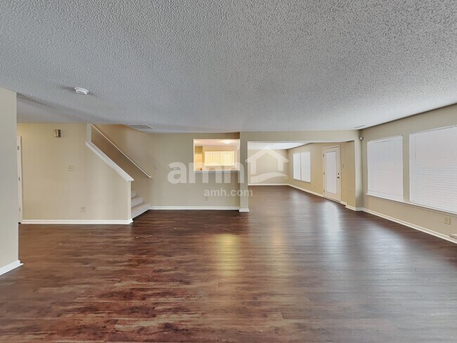 Building Photo - 10798 Cyrus Dr