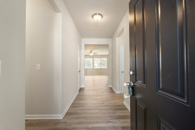 Building Photo - True Ranch Style Living! 2018 Built! 2300+ Square Foot in Swim/Tennis Community