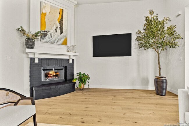 Building Photo - 507 Caliban