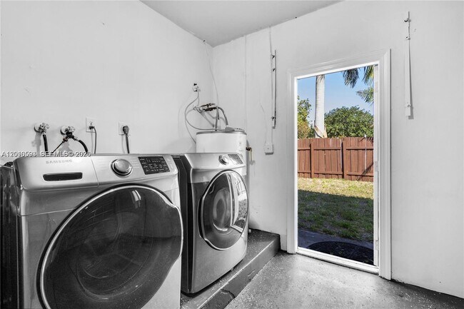 Building Photo - 6931 NW 32nd Ave