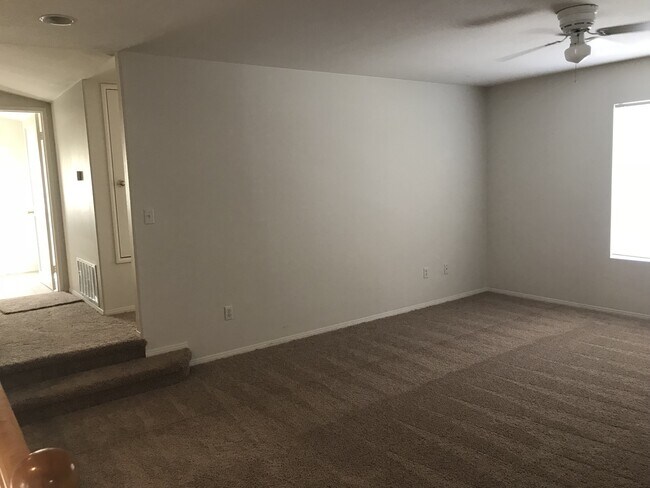 Building Photo - Ready Now! Cul-De-Sac Murrieta Beauty!!