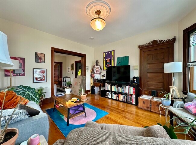 Building Photo - 2 Marbury Terrace