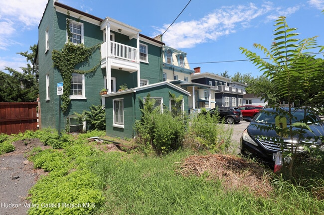 Building Photo - 16 John St