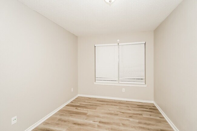 Building Photo - 1221 Cathey St