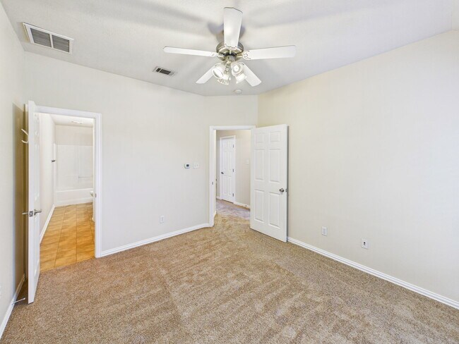 Building Photo - 1001 Krenek Tap Rd