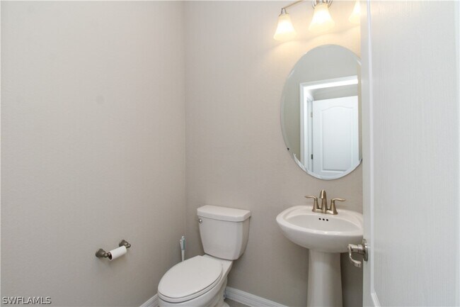 Building Photo - 2380 Fallglo St