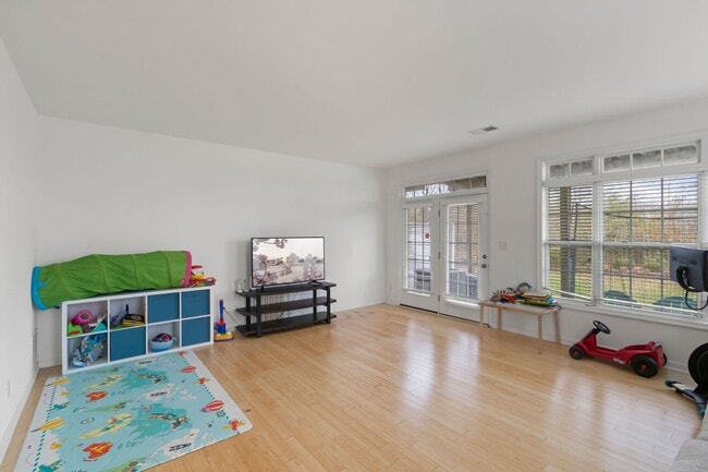 Building Photo - **COMING SOON**  WATER VIEW TOWNHOME IN MONROE POINT – COLONIAL BEACH, VA