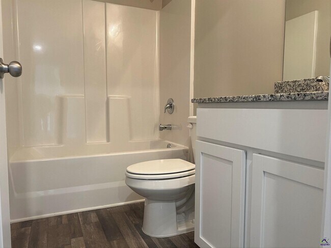 Building Photo - 464 Hawthorn Trail