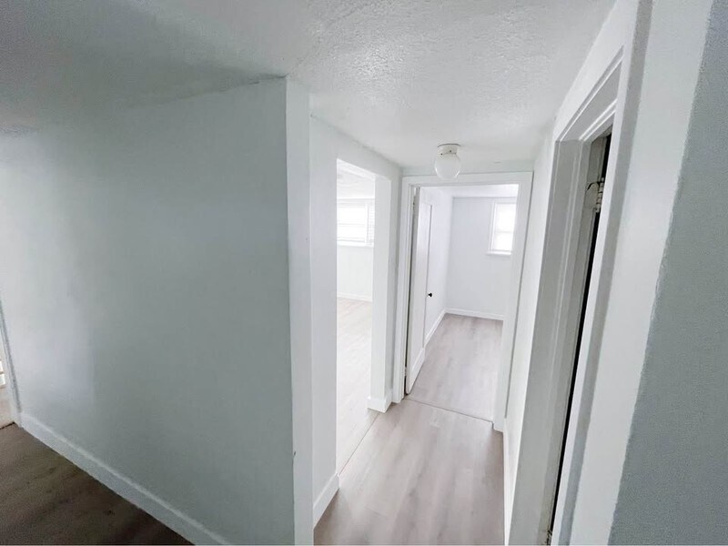 Building Photo - 971 E 300 S