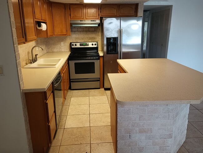 Building Photo - 1235 S Highland Ave