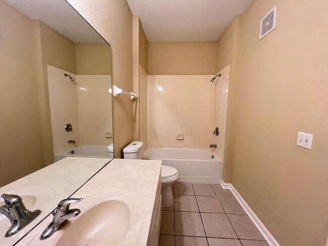 Building Photo - Great Apartment for rent!