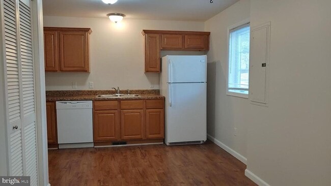 Building Photo - 75 S Reber St