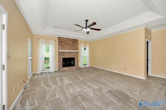 Building Photo - 722 Highland Dr