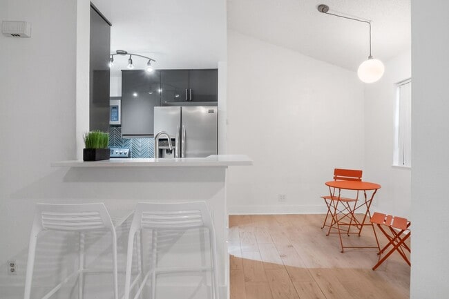 Building Photo - 1601 Faro Dr