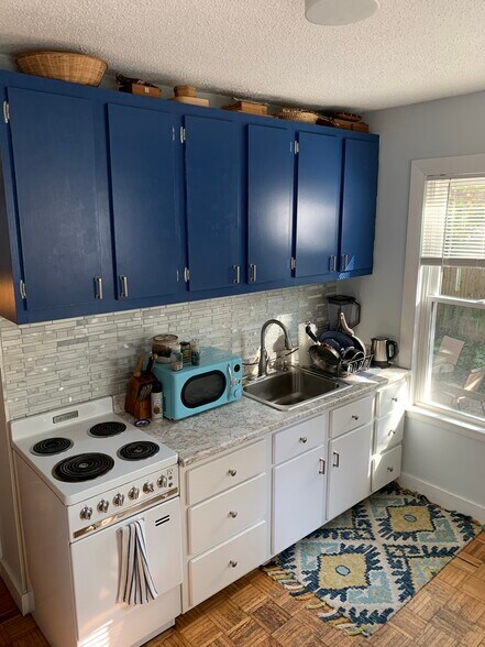 Building Photo - 28 Soden St