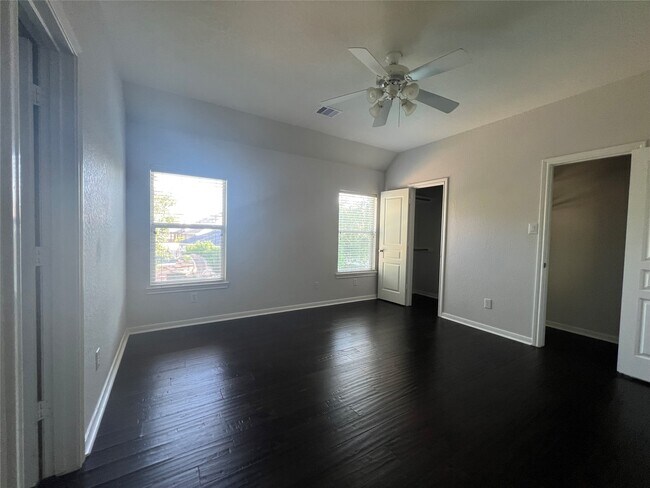 Building Photo - 23606 Rollinford Ln