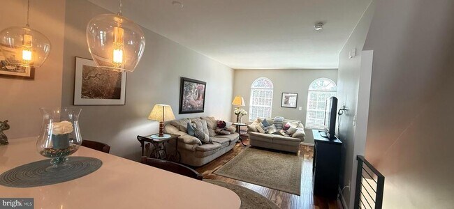 Building Photo - 14050 Cannondale Way