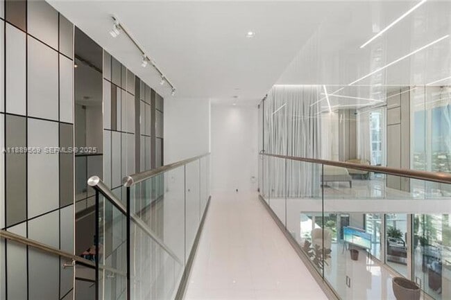 Building Photo - 1040 Biscayne Blvd