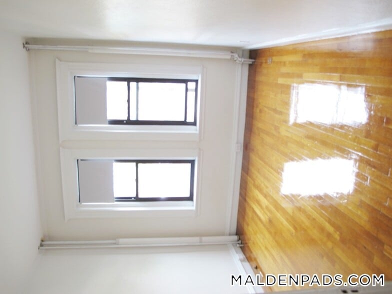 Building Photo - 17-19-19 Washington St S